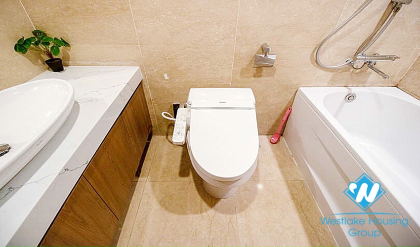 Fully furnished apartment high floor 2 bedrooms open kitchen only at L tower Ciputra